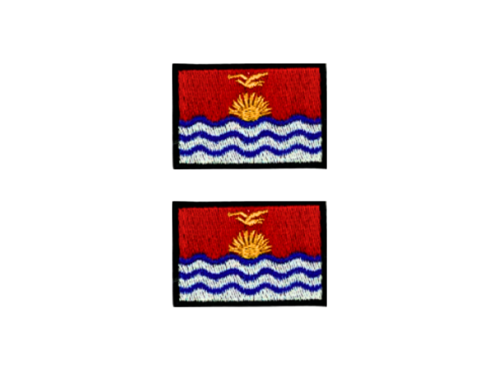 Kiribati Flag Med Sort Kant 2 stk. pak 4,5x3cm - Patch Mærke
